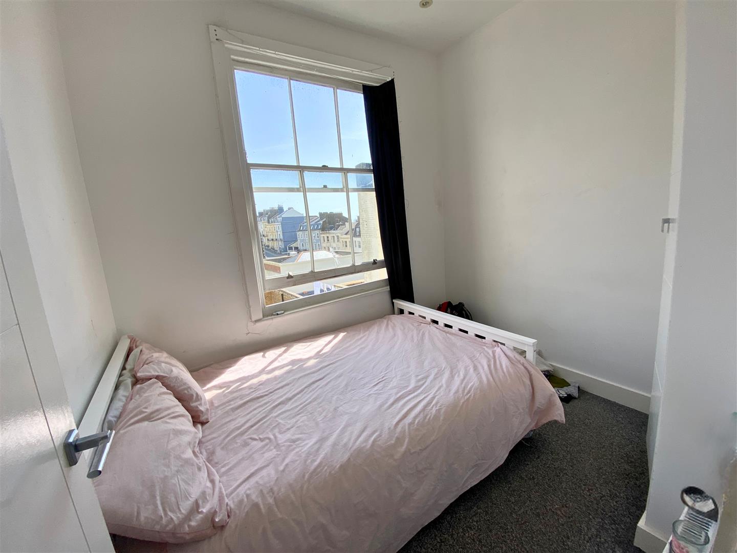 1 Bedroom Flat, 22 Warrior Square, St. LeonardsOnSea, TN37 6BS Oakfield Estate Agents